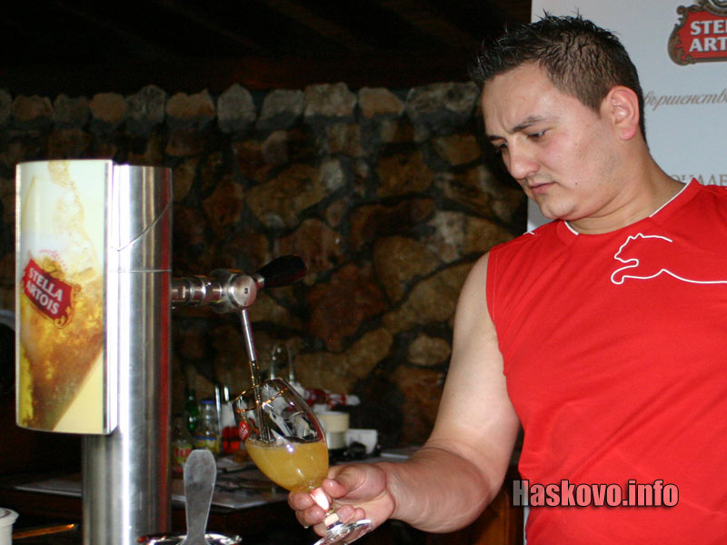 Конкурс по наливане на бира Конкурс по наливане на бира