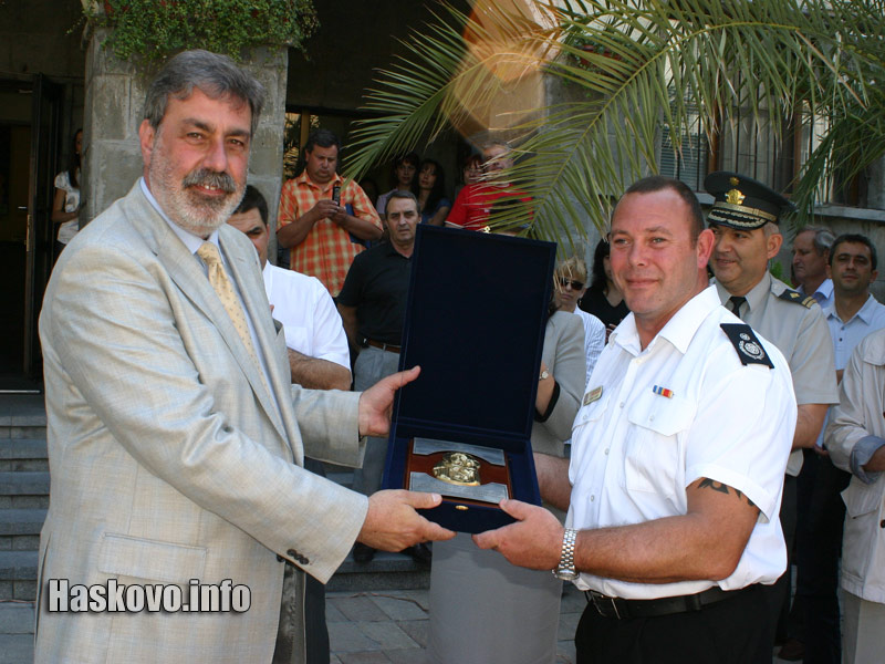 Георги Иванов връчи плакет на Стив Лън