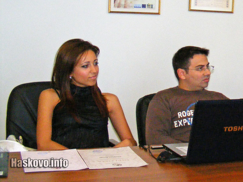 Яница и Славян на пресконференция