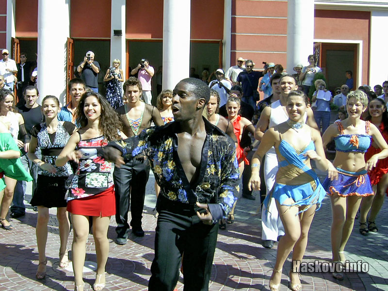 Алфредо Торес предвожда Латино Фиестата