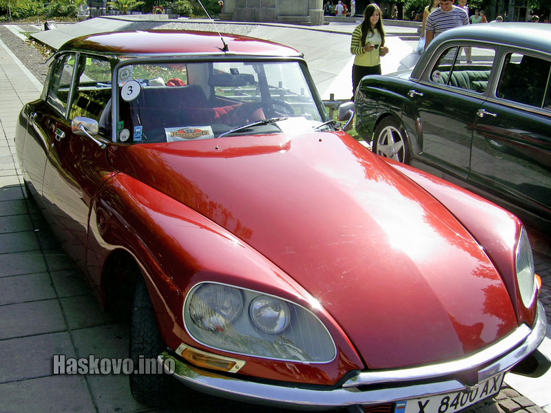 Ретро автомобил Ретро автомобил