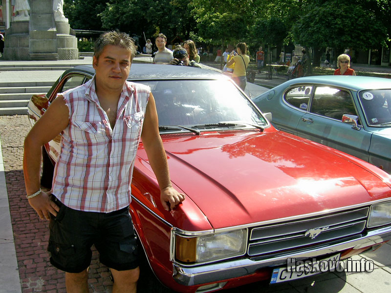 Ретро автомобил Ретро автомобил