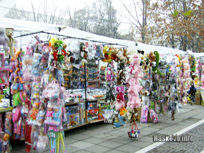 Забранено е продаването на пиратки по коледните базари