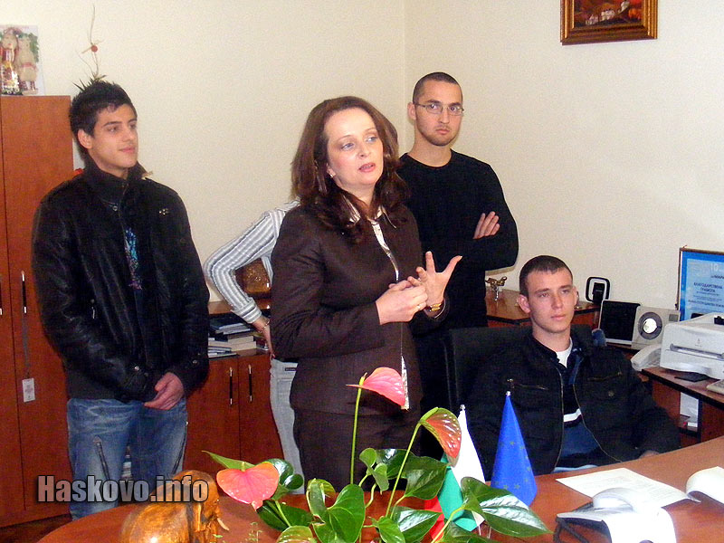 Райна Йовчева даде съвети на заместника си и неговите помощници