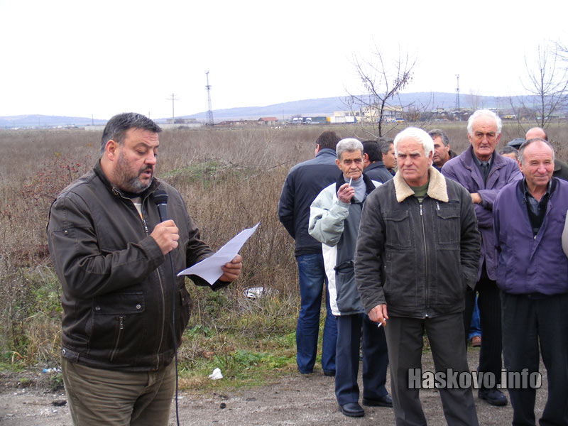 Тенчо Тенчев пред протестиращите