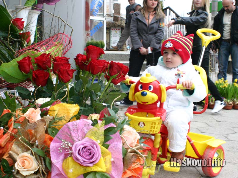 Цветя за 8 март