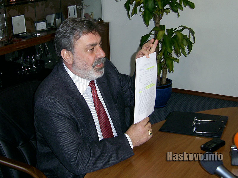 Георги Иванов показа заповедта за проверката на дъщеря му