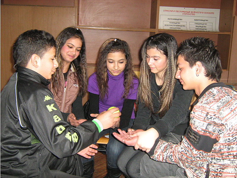 Скаутите в ОУ Никола Вапцаров