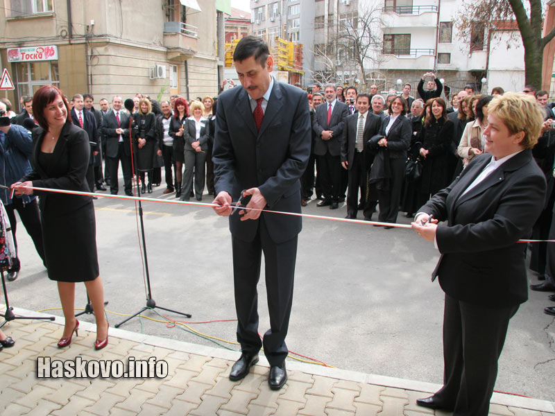 Лентата прерязаха Теодора Точкова, Константин Пенчев и Миглена Тачева