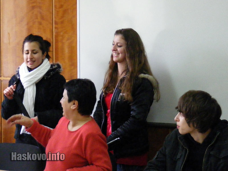 Част от хасковските актьори