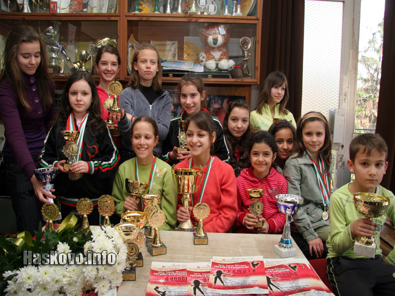 Децата на Тангра с купите