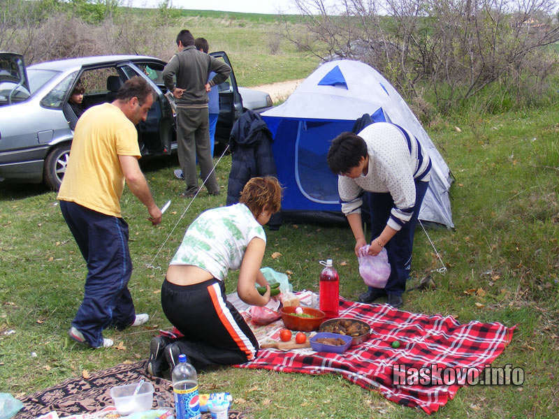 Пикник за Великден Пикник за Великден