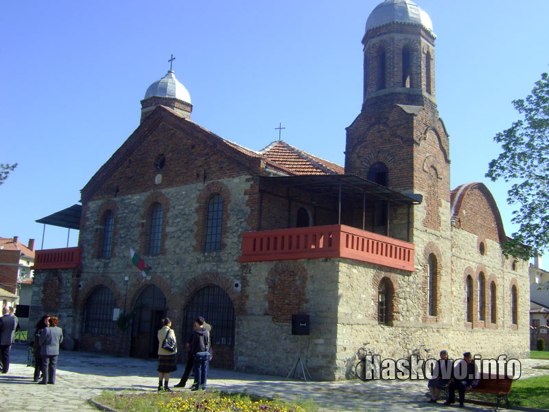 Обновената църква