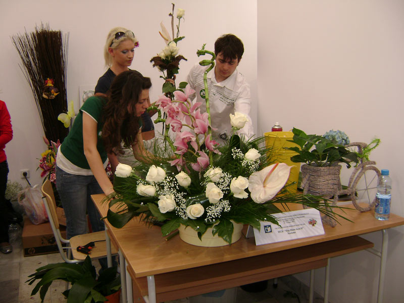 Отборът по озеленяване и цветарство