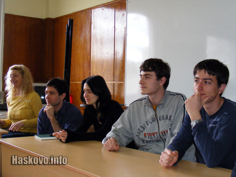 Младите дебатьори