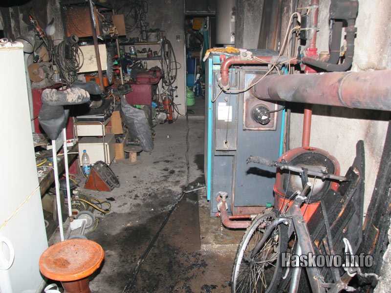 В помещението се намира котелът на парното