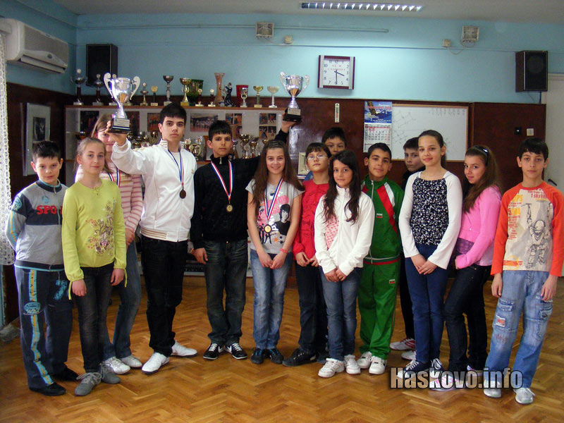 Танцова формация Хасково с наградите