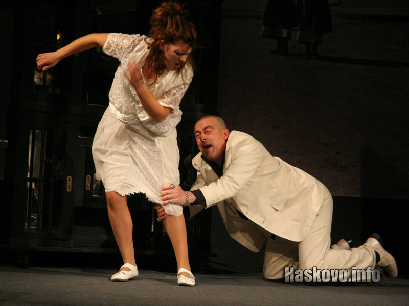 Сцени от спектакъла