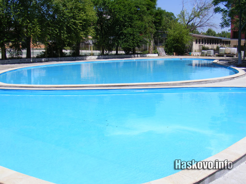 Басейнът на Лебеда ще отвори в неделя