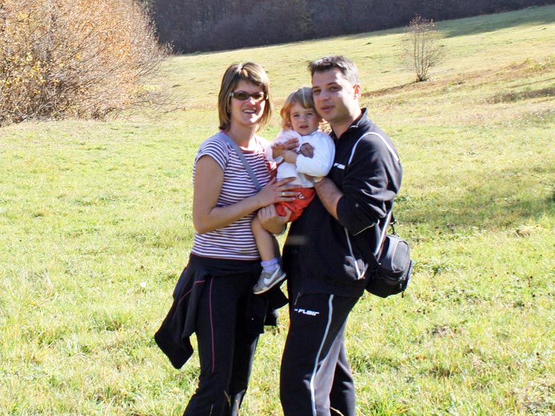 Делян Добрев със семейството си