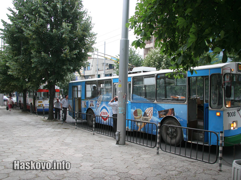 Запалилият се тролей бе изтеглен от друга машина
