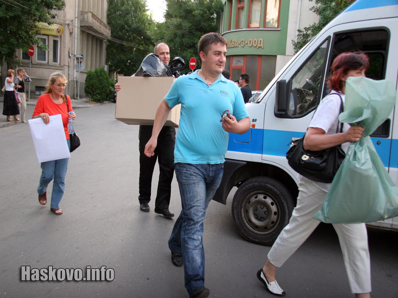 Пристигането на бюлетините от СИК