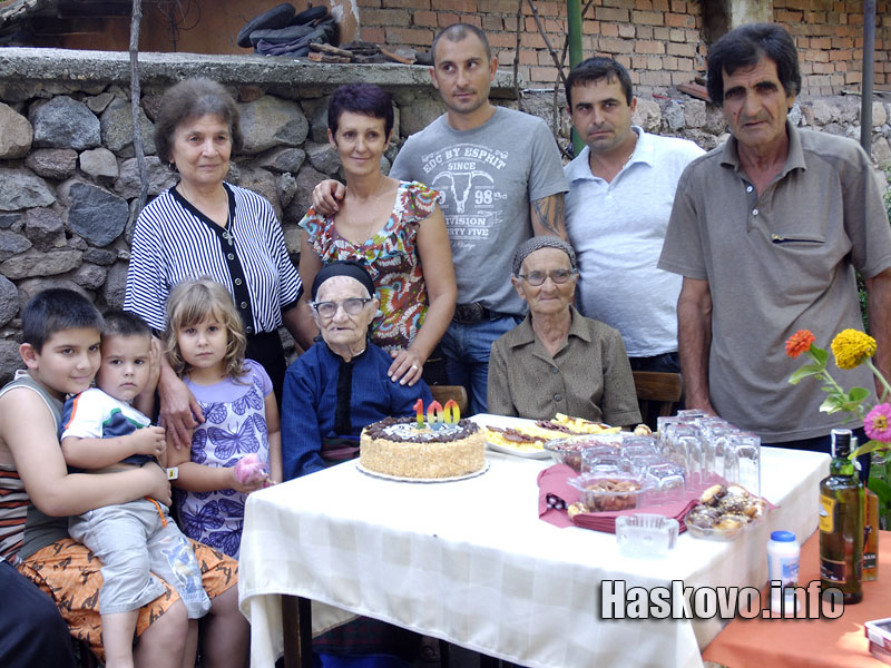 Дана Димитрова със семейството си