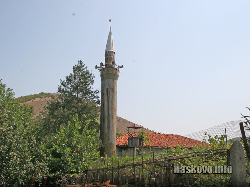 Джамията в Караманци