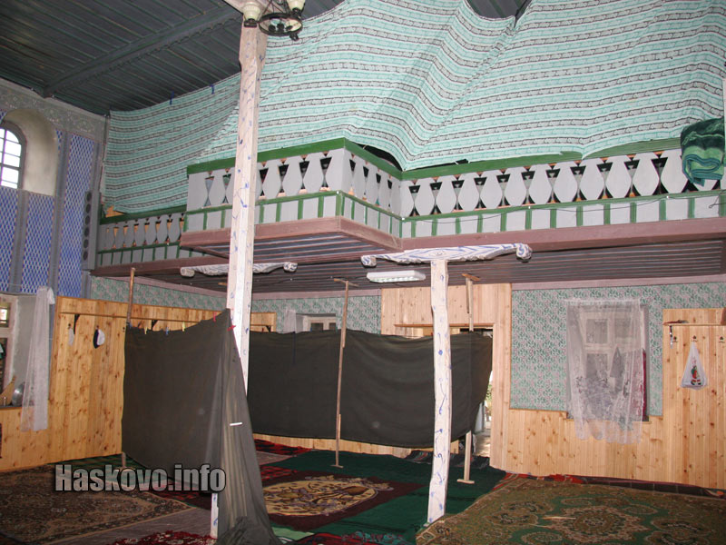 Джамията в Караманци