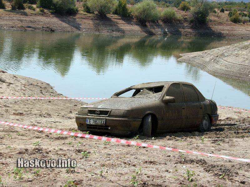 Изплувалата от язовира кола