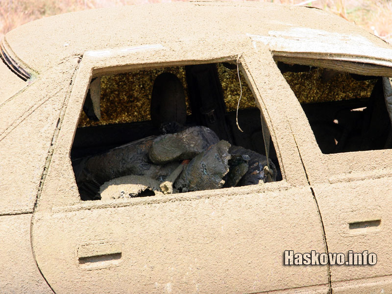 Изплувалата от язовира кола