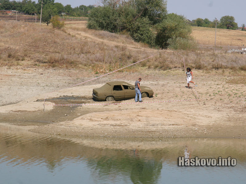 Изплувалата от язовира кола