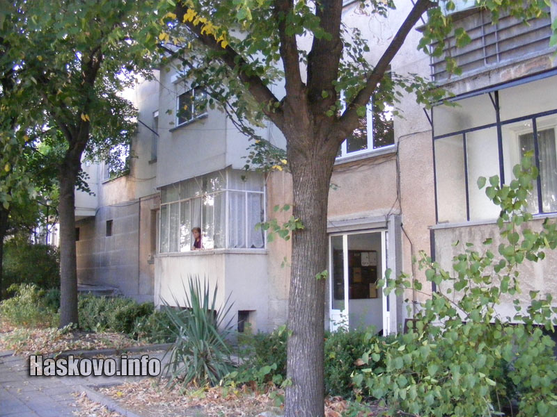 Блокът на ул. Георги Кирков, където се е прострелял мъжът