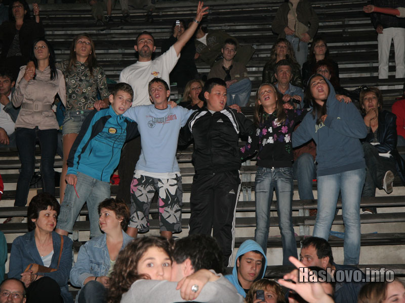 Публиката не се изплаши от дъжда