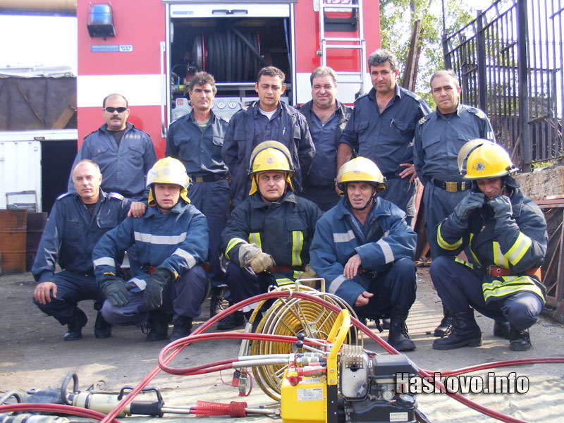 Пожарникарите, които направиха демонстрацията