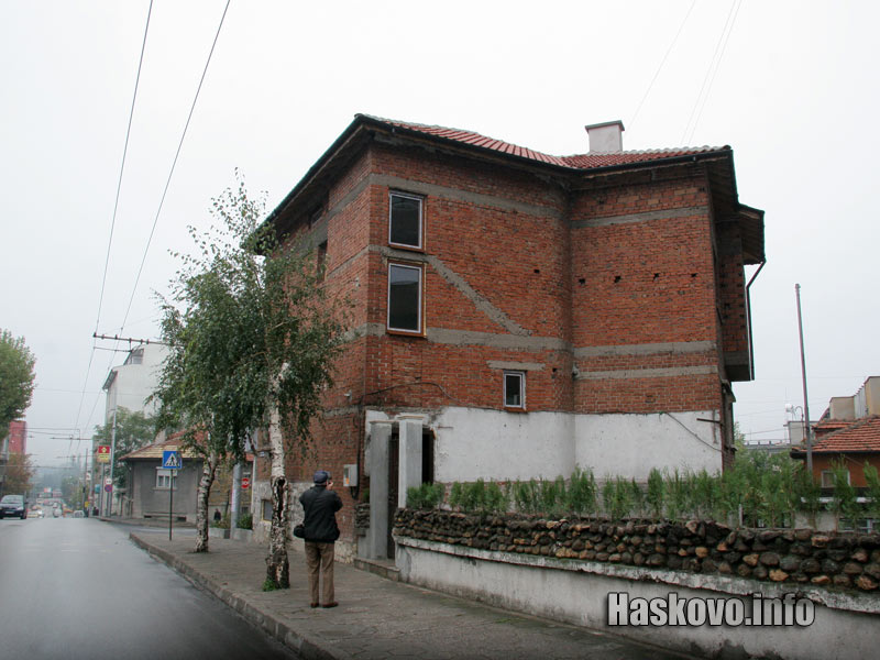 Къщата на бул. Съединение