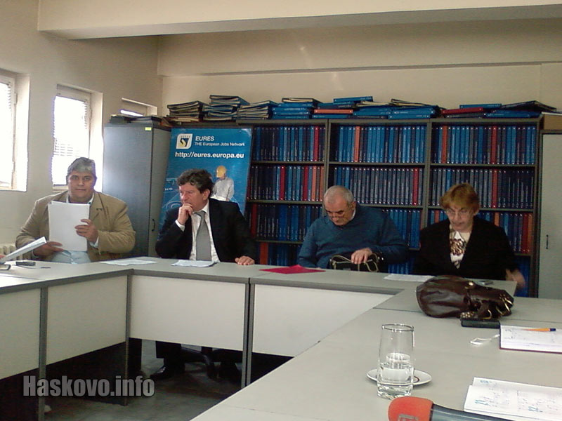 Пресконференция на представители на социалните служби в Хасково