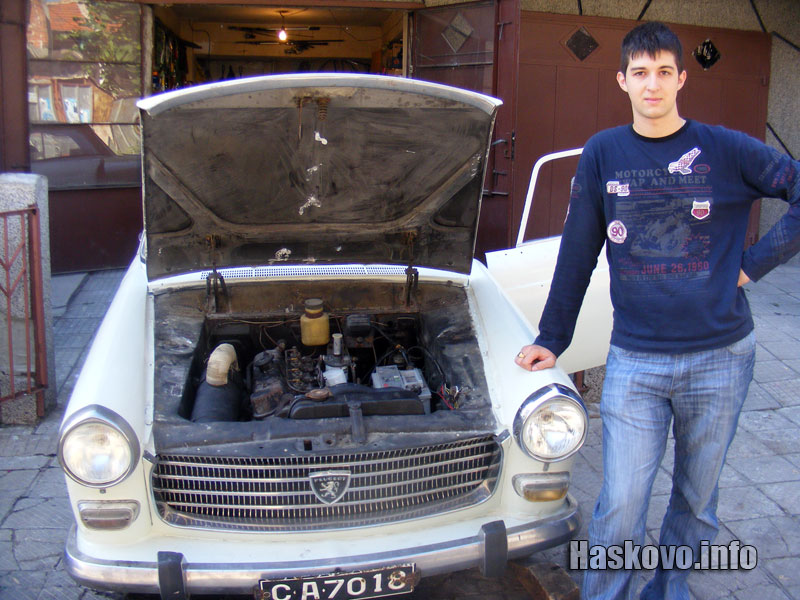 Петър с Пежото