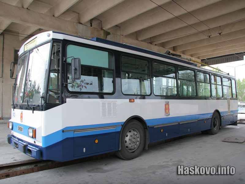 Един от закупените преди време рециклирани тролеи Един от закупените преди време рециклирани тролеи