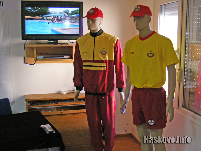 Униформата е измислена и предложена от Антон Налбантов