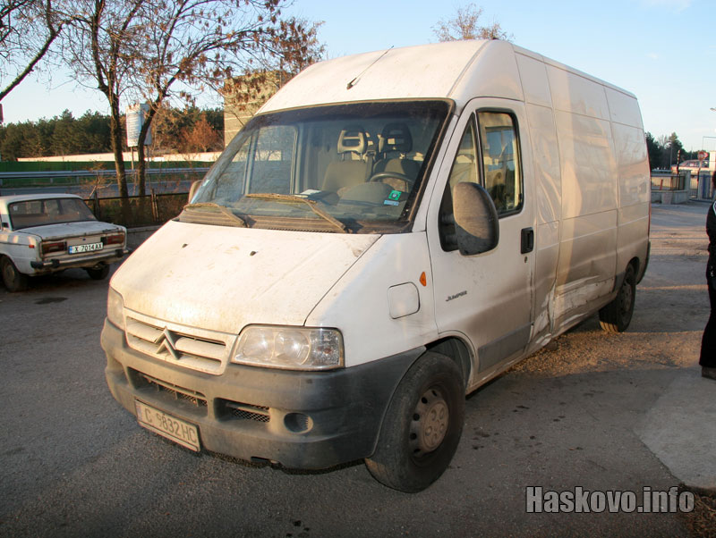 Бусът днес беше оставен в сервиза за ремонт