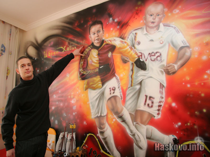 Аерографистът Делян Костов