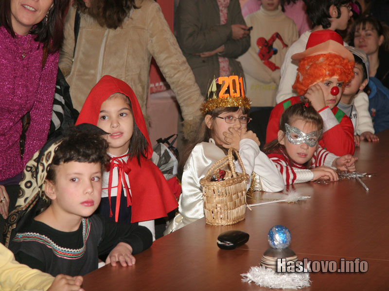 Дядо Коледа в ресурсния център