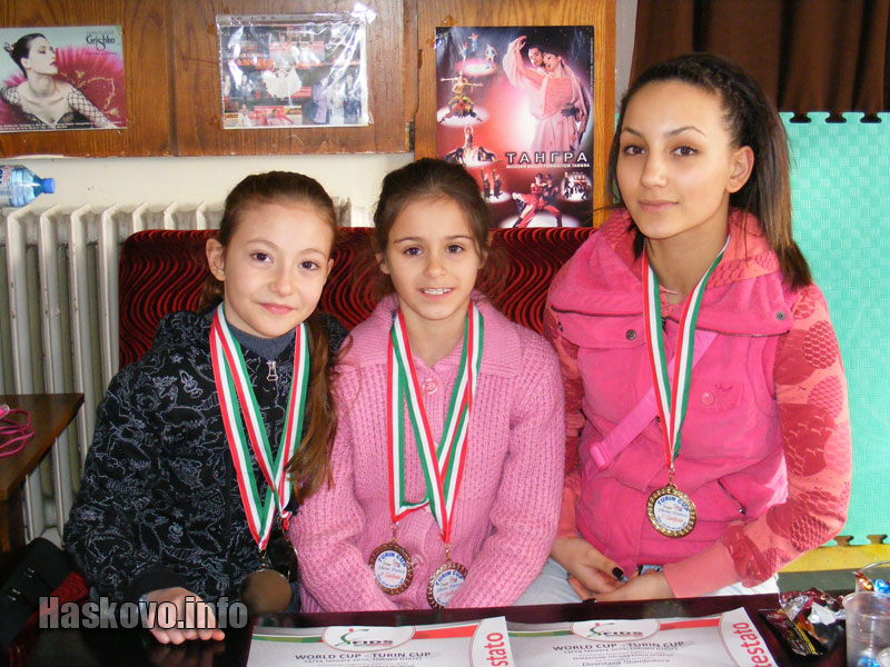 Деси Стамболова, Александра Драгова и Василена Бориславова, архив