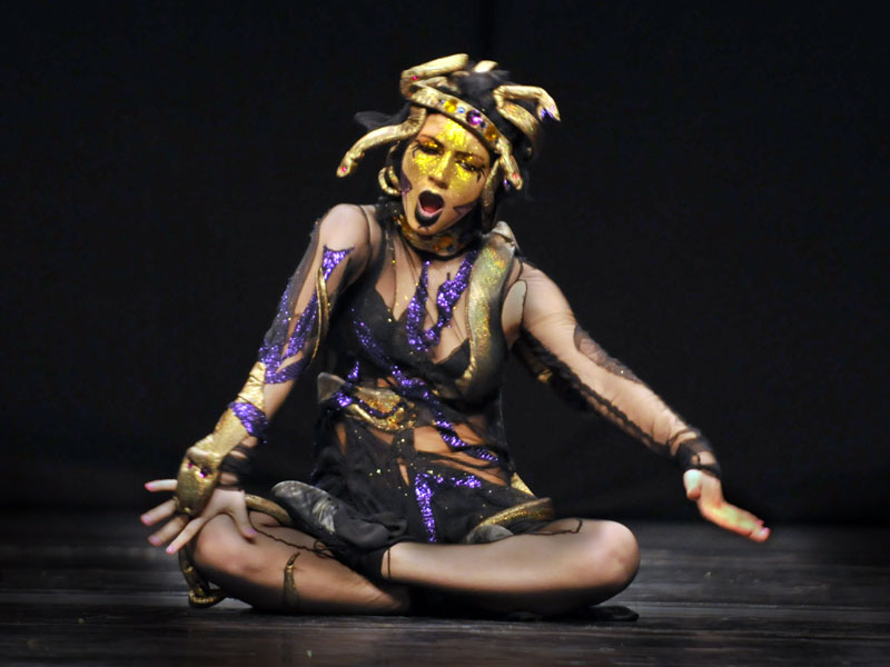 Деси от Тангра