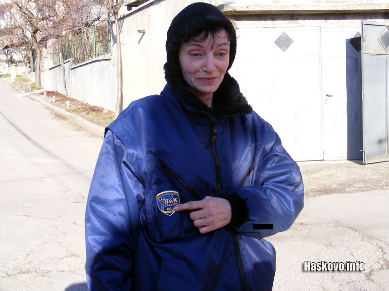 Новите униформи и значки