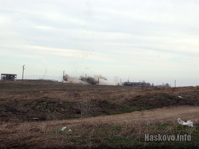 Коминът падна