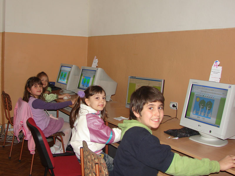 Учениците от ОУ Христо Смирненски