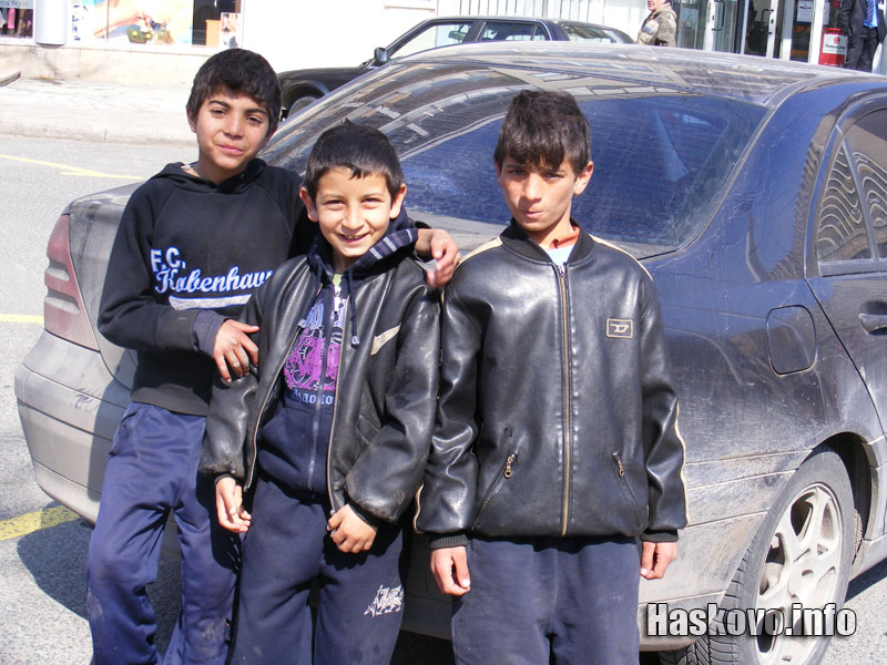 Ангел (в дясно)