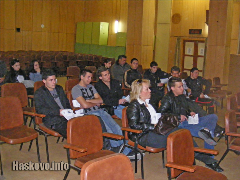 И момичета проявиха интерес към военната професия